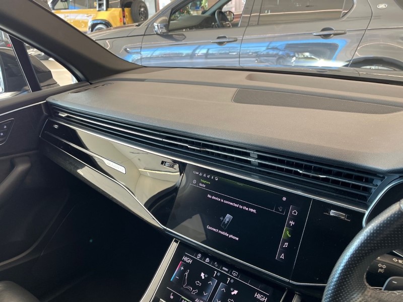 2021 (21) AUDI Q7 55 TFSI Quattro Black Edition 5dr Tiptronic 4911392