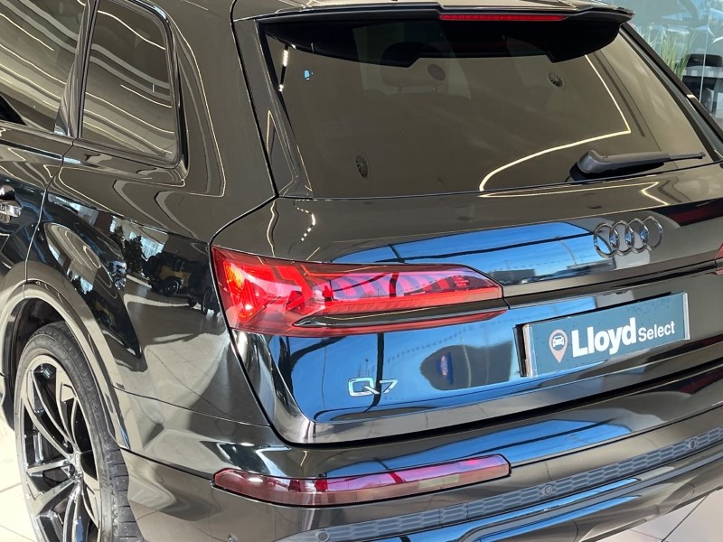 2021 (21) AUDI Q7 55 TFSI Quattro Black Edition 5dr Tiptronic 4911404