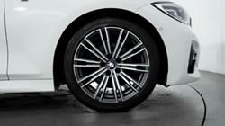 2021 (21) BMW 3 SERIES 320d MHT M Sport 4dr Step Auto 3024936