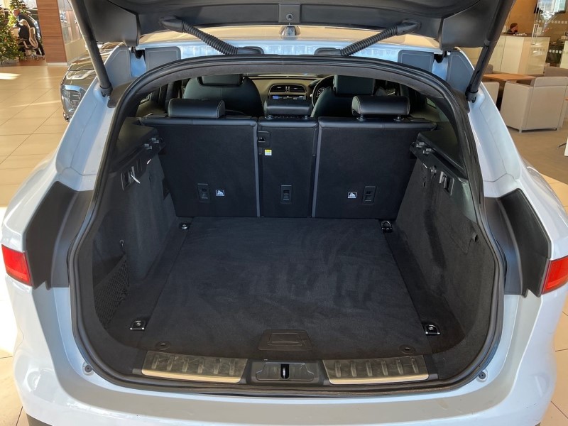 2020 (20) JAGUAR F-PACE 2.0d [180] Chequered Flag 5dr Auto AWD 4912456