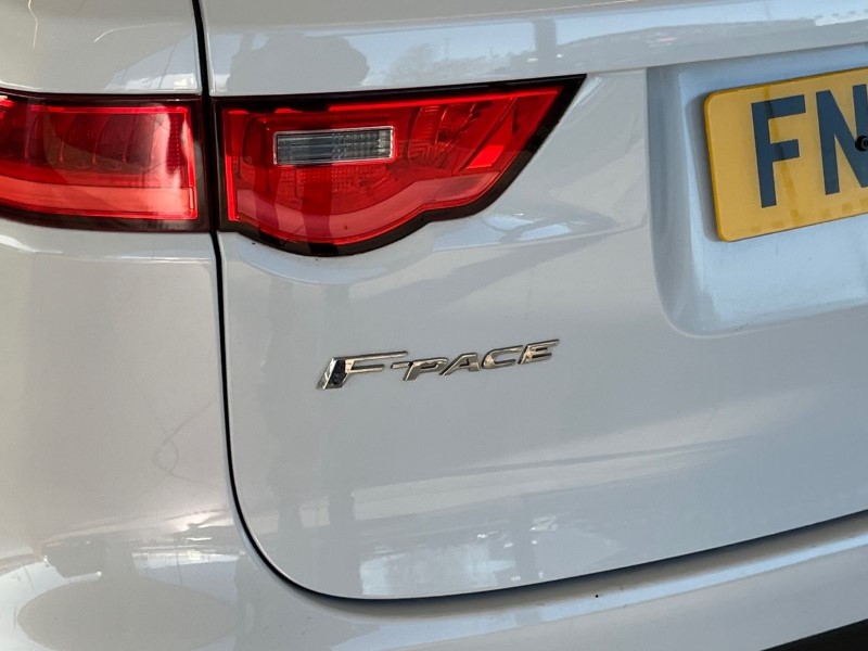 2020 (20) JAGUAR F-PACE 2.0d [180] Chequered Flag 5dr Auto AWD 4912493