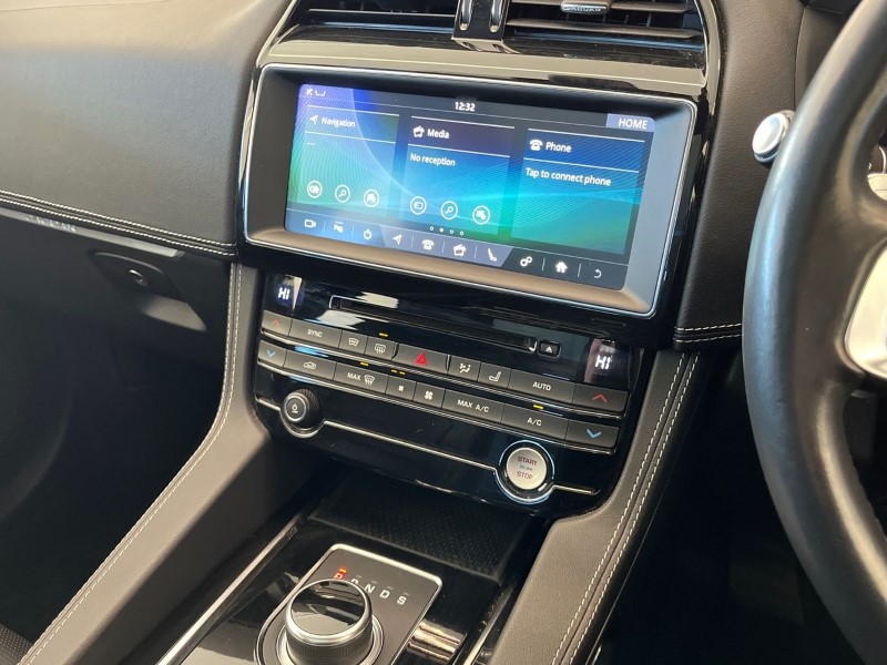 2020 (20) JAGUAR F-PACE 2.0d [180] Chequered Flag 5dr Auto AWD 4912480