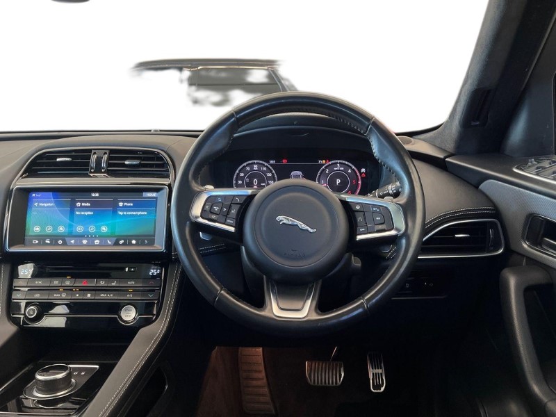 2020 (20) JAGUAR F-PACE 2.0d [180] Chequered Flag 5dr Auto AWD 4912461