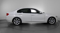 2015 (15) BMW 3 SERIES 330d xDrive Luxury 4dr Step Auto [Business Media] 3060728