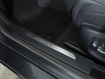 2017 (17) JAGUAR XE 2.0d [240] Portfolio 4dr Auto AWD