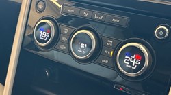 2020 (70) LAND ROVER DISCOVERY 3.0 SD6 HSE Luxury 5dr Auto 4909562