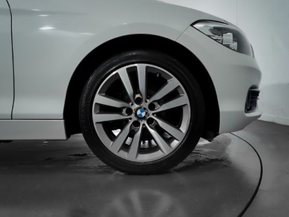 2015 (15) BMW 1 SERIES 120i Sport 5dr