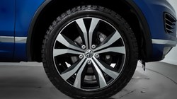 2017 (17) VOLKSWAGEN TOUAREG 3.0 V6 TDI BlueMotion Tech 262 R-Line 5dr Tip Auto 3156751