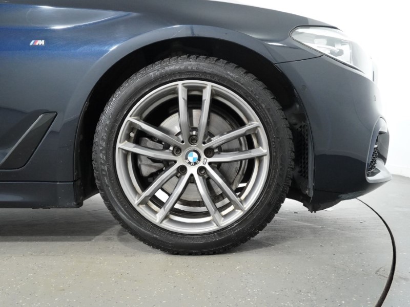 2019 (19) BMW 5 SERIES 520d M Sport 4dr Auto 3277522