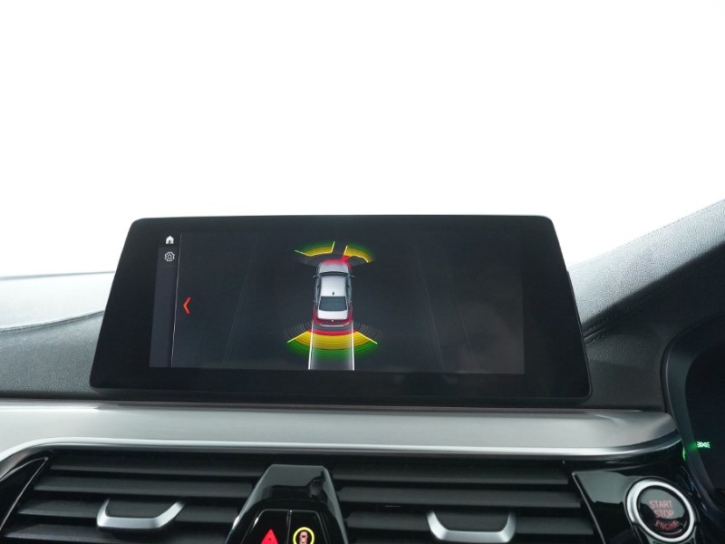 2019 (19) BMW 5 SERIES 520d M Sport 4dr Auto 3277547