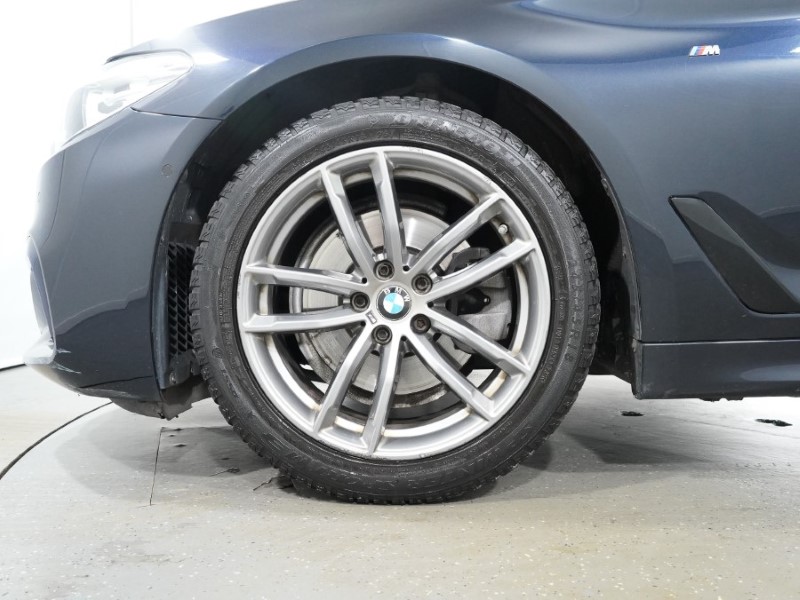 2019 (19) BMW 5 SERIES 520d M Sport 4dr Auto 3277525