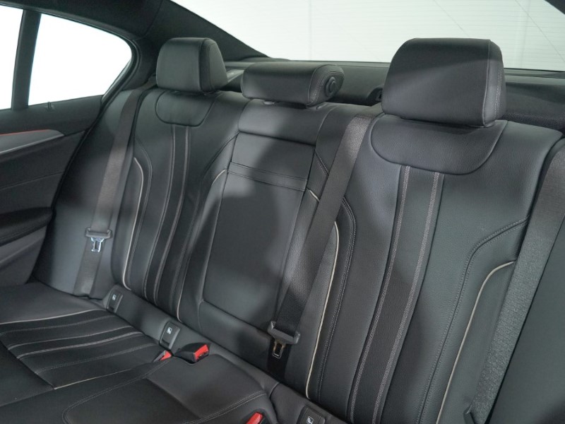 2019 (19) BMW 5 SERIES 520d M Sport 4dr Auto 3277528