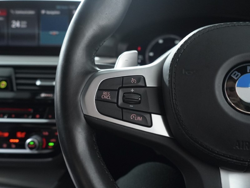 2019 (19) BMW 5 SERIES 520d M Sport 4dr Auto 3277549