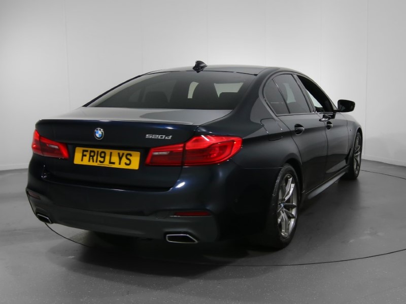 2019 (19) BMW 5 SERIES 520d M Sport 4dr Auto 3277559