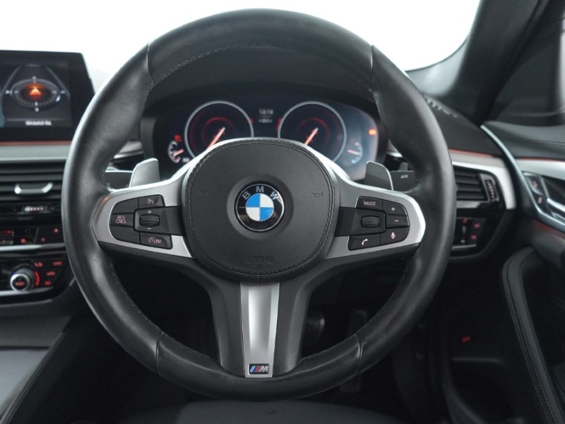 2019 (19) BMW 5 SERIES 520d M Sport 4dr Auto 3277533