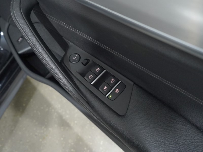 2019 (19) BMW 5 SERIES 520d M Sport 4dr Auto 3277520