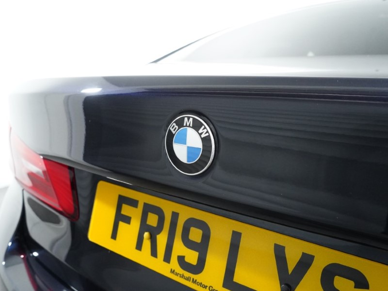 2019 (19) BMW 5 SERIES 520d M Sport 4dr Auto 3277511