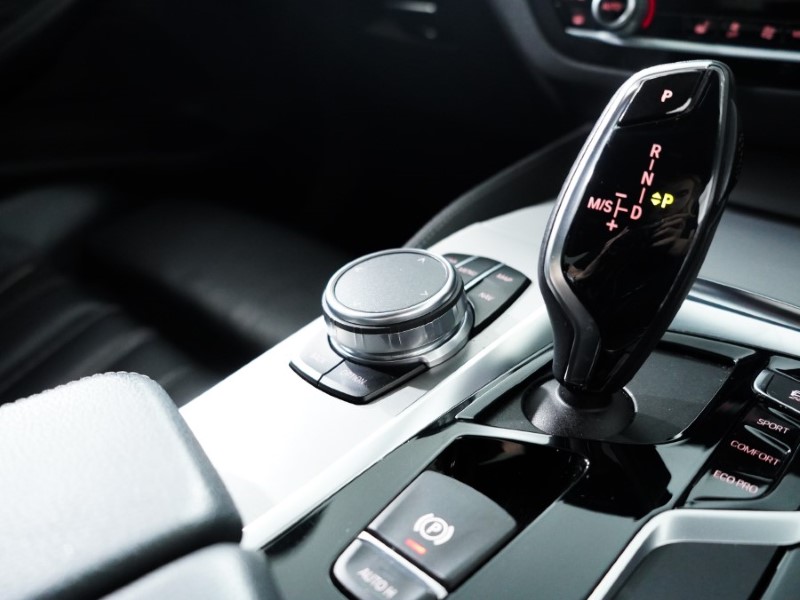 2019 (19) BMW 5 SERIES 520d M Sport 4dr Auto 3277542