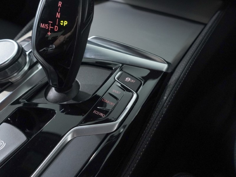 2019 (19) BMW 5 SERIES 520d M Sport 4dr Auto 3277543