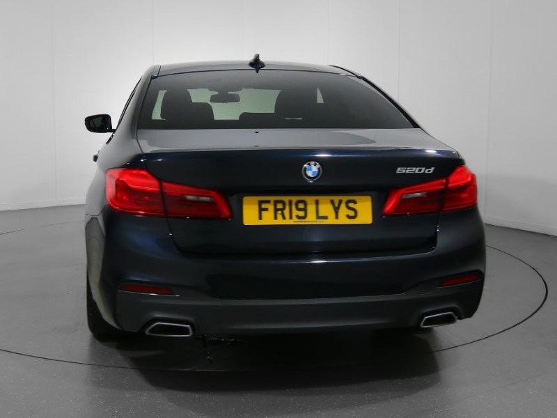 2019 (19) BMW 5 SERIES 520d M Sport 4dr Auto 3277558