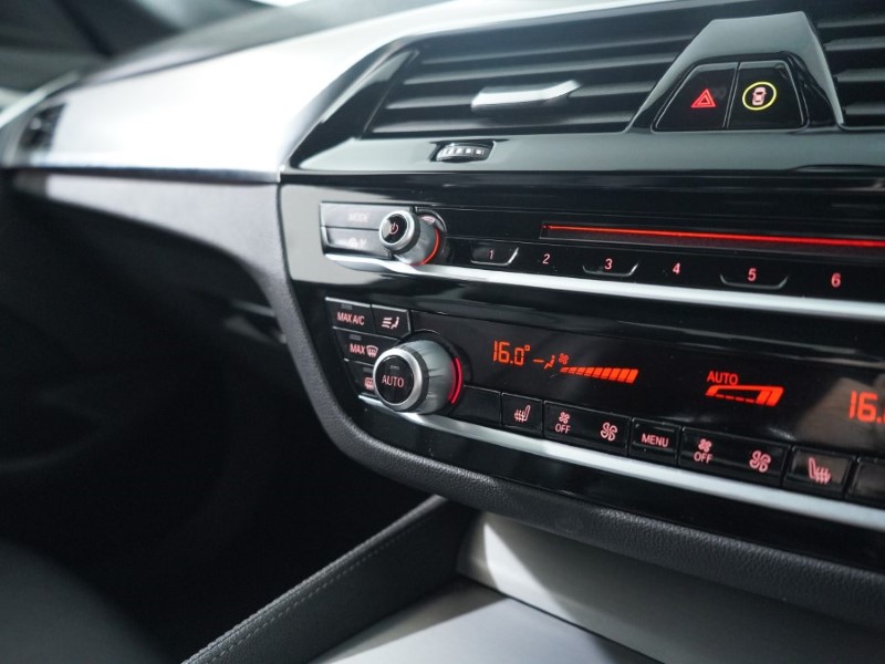 2019 (19) BMW 5 SERIES 520d M Sport 4dr Auto 3277539