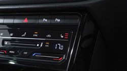 2022 (22) VOLKSWAGEN T-ROC 1.5 TSI EVO R-Line 5dr DSG 3332864