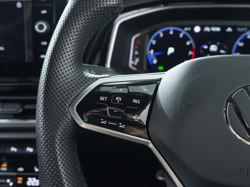 2022 (22) VOLKSWAGEN T-ROC 1.5 TSI EVO R-Line 5dr DSG 3332849