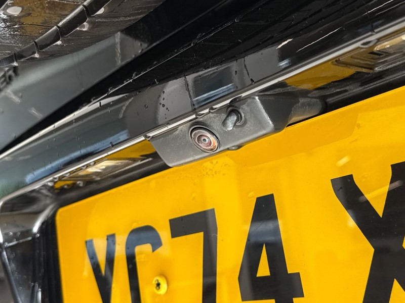 2024 (74) LAND ROVER DEFENDER 3.0 D250 X-Dynamic HSE 90 3dr Auto 4916300