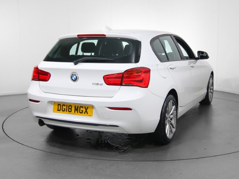 2018 (18) BMW 1 SERIES 118d Sport 5dr [Nav] 3538780
