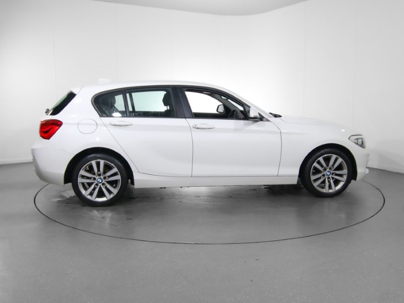 2018 (18) BMW 1 SERIES 118d Sport 5dr [Nav] 3538781