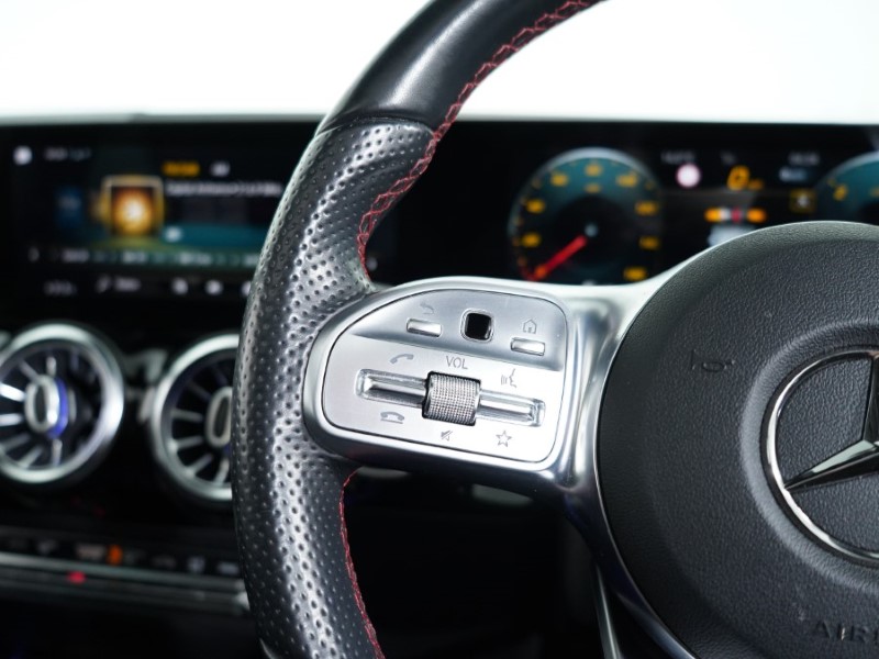 2020 (70) MERCEDES-BENZ GLA 220d 4Matic AMG Line Premium Plus 5dr Auto 3543142