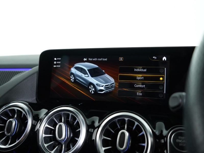 2020 (70) MERCEDES-BENZ GLA 220d 4Matic AMG Line Premium Plus 5dr Auto 3543150