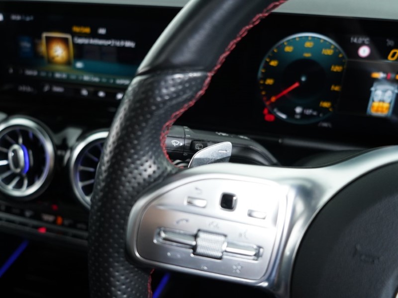 2020 (70) MERCEDES-BENZ GLA 220d 4Matic AMG Line Premium Plus 5dr Auto 3543143