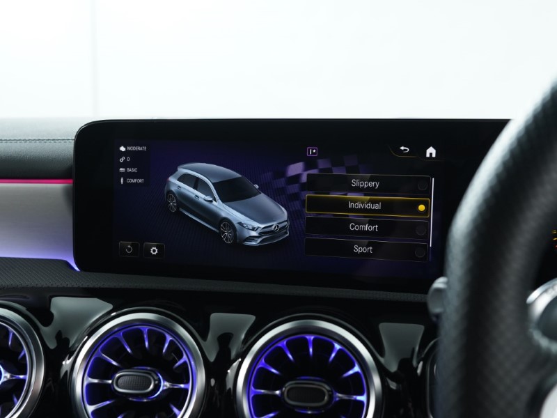 2023 (23) MERCEDES-BENZ A CLASS A35 4Matic Premium 5dr Auto 3611947