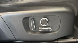 2021 (71) LAND ROVER RANGE ROVER EVOQUE 1.5 P300e R-Dynamic SE 5dr Auto 4940165