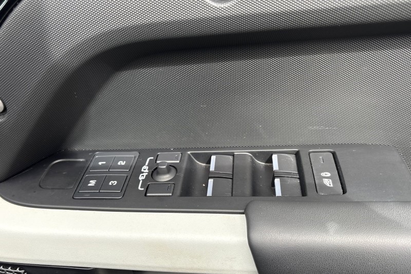 2023 (23) LAND ROVER DEFENDER 3.0 D250 X-Dynamic HSE 110 5dr Auto 5475577