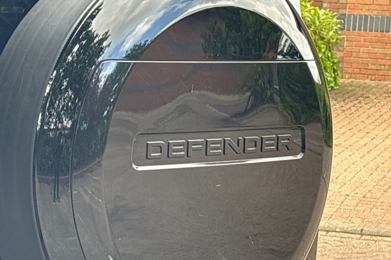 2023 (23) LAND ROVER DEFENDER 3.0 D250 X-Dynamic HSE 110 5dr Auto 5475602