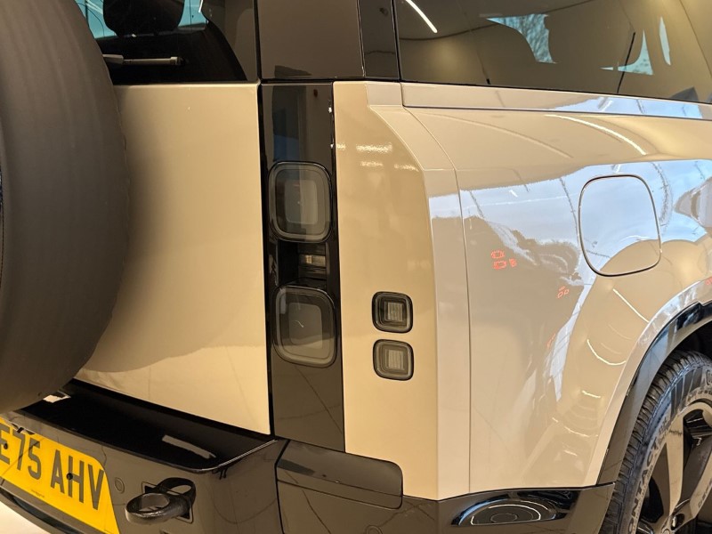 2025 (75) LAND ROVER DEFENDER 3.0 D350 X-Dynamic HSE 90 3dr Auto 5252830
