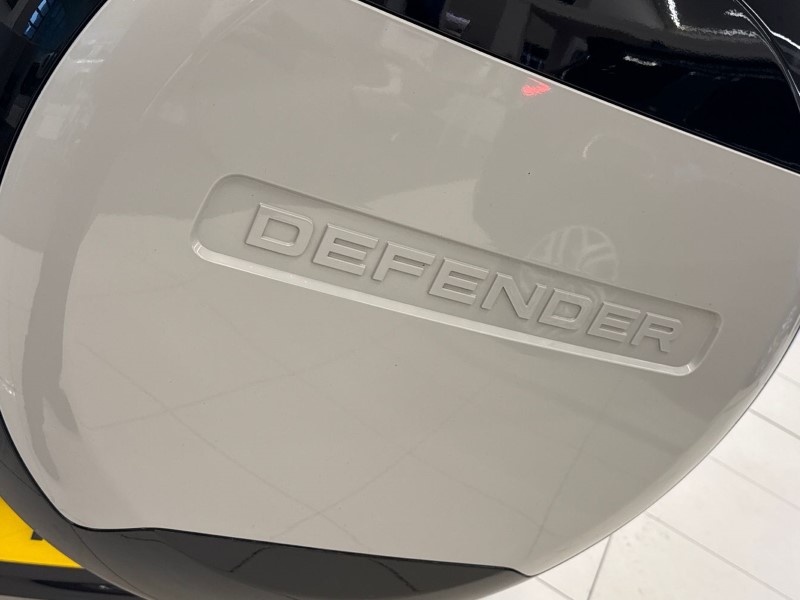 2025 (75) LAND ROVER DEFENDER 3.0 D350 X-Dynamic HSE 90 3dr Auto 5252828