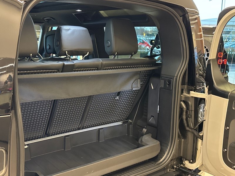 2025 (75) LAND ROVER DEFENDER 3.0 D350 X-Dynamic HSE 90 3dr Auto 5252823