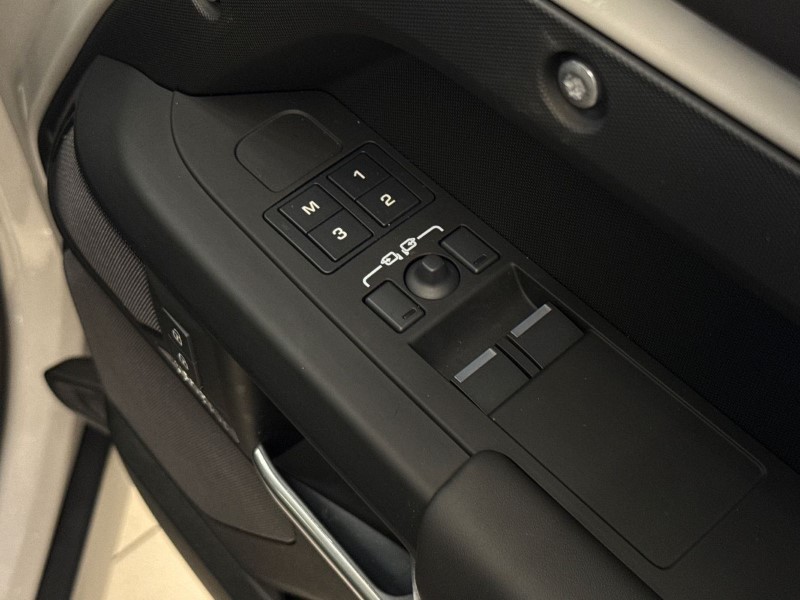 2025 (75) LAND ROVER DEFENDER 3.0 D350 X-Dynamic HSE 90 3dr Auto 5252808