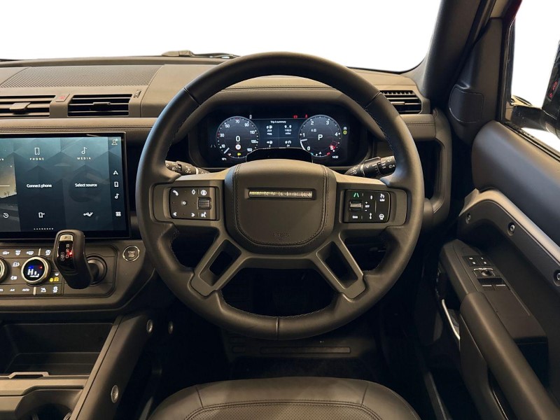 2025 (75) LAND ROVER DEFENDER 3.0 D350 X-Dynamic HSE 90 3dr Auto 5252800