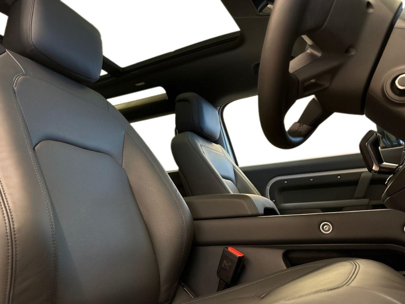 2025 (75) LAND ROVER DEFENDER 3.0 D350 X-Dynamic HSE 90 3dr Auto 4943197