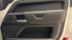 2025 (75) LAND ROVER DEFENDER 3.0 D350 X-Dynamic HSE 90 3dr Auto 4943193