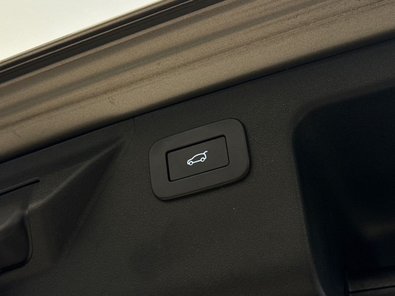 2022 (22) LAND ROVER DISCOVERY SPORT 2.0 D200 R-Dynamic SE 5dr Auto [5 Seat] 4946646