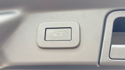 2024 (74) LAND ROVER RANGE ROVER VELAR 2.0 D200 MHEV Dynamic HSE 5dr Auto 5453044