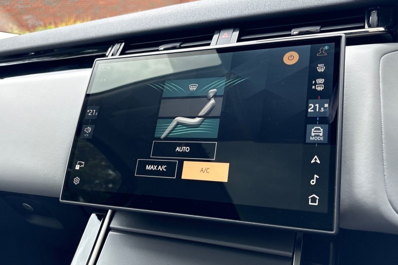 2024 (74) LAND ROVER RANGE ROVER VELAR 2.0 D200 MHEV Dynamic HSE 5dr Auto 5453035