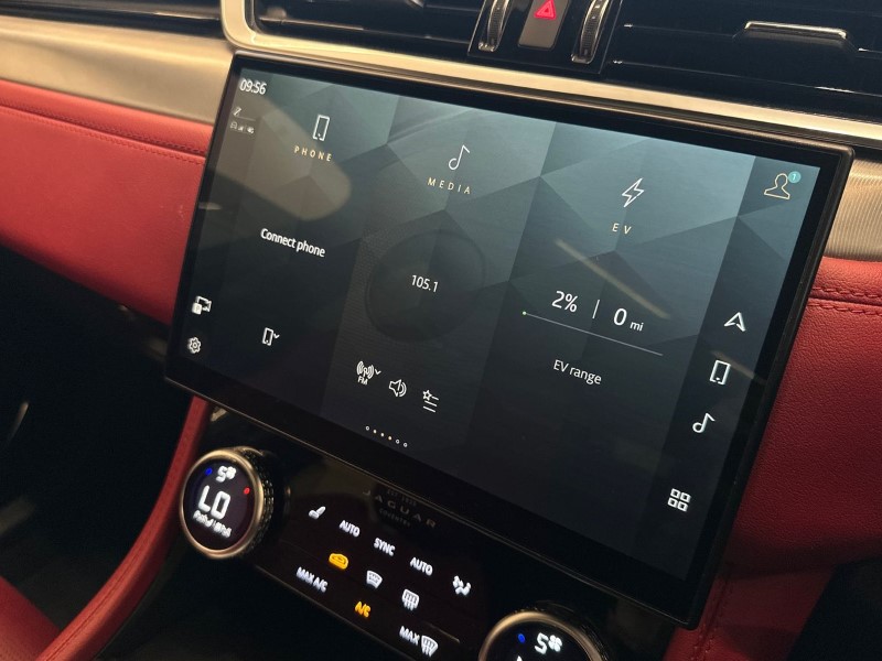 2022 (22) JAGUAR F-PACE 2.0 P400e R-Dynamic SE 5dr Auto AWD 4978277