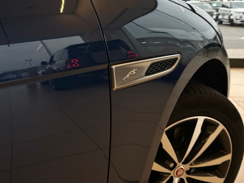 2022 (22) JAGUAR F-PACE 2.0 P400e R-Dynamic SE 5dr Auto AWD 4978267