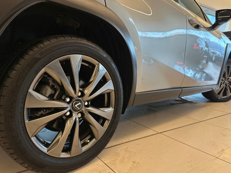 2023 (23) LEXUS UX 250h 2.0 F-Sport Design 5dr CVT 4947322